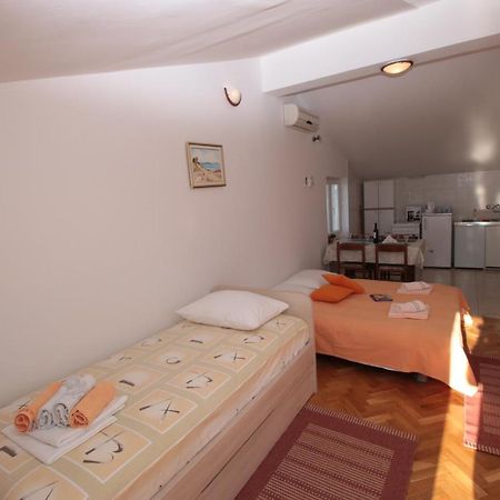 Apartmani Damir Livajic Omis Exterior photo