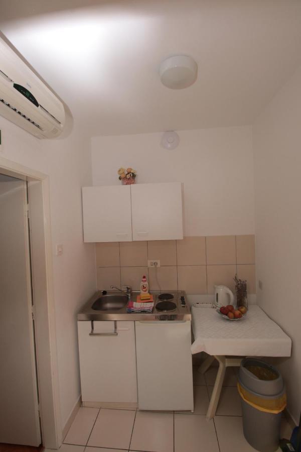 Apartmani Damir Livajic Omis Exterior photo